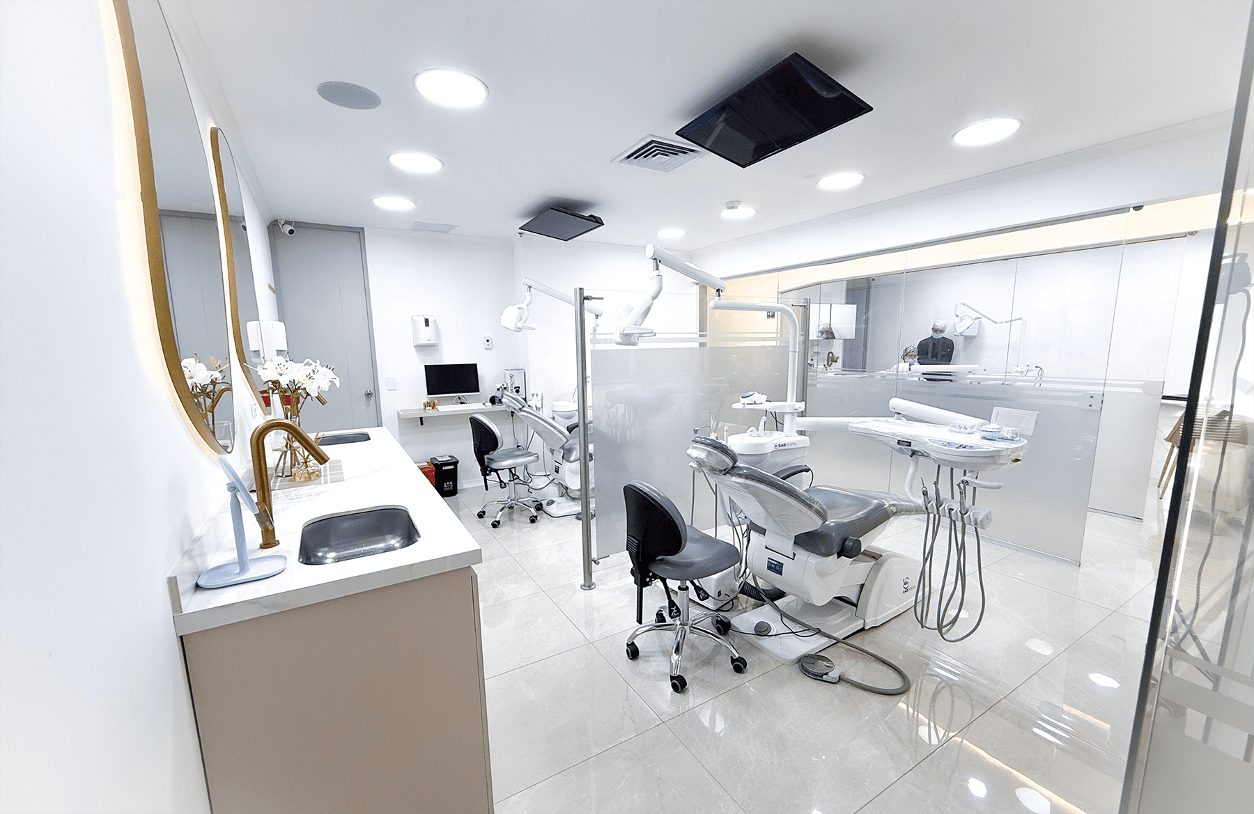 Modern dental clinic in Medellín